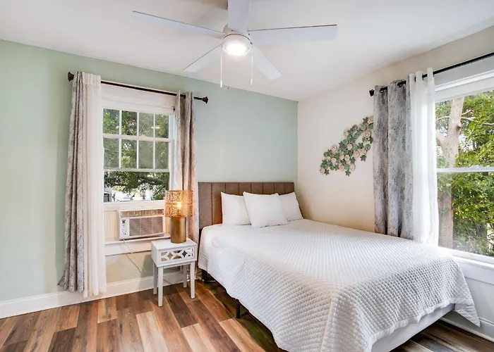 Downtown Navy Blue Holiday home